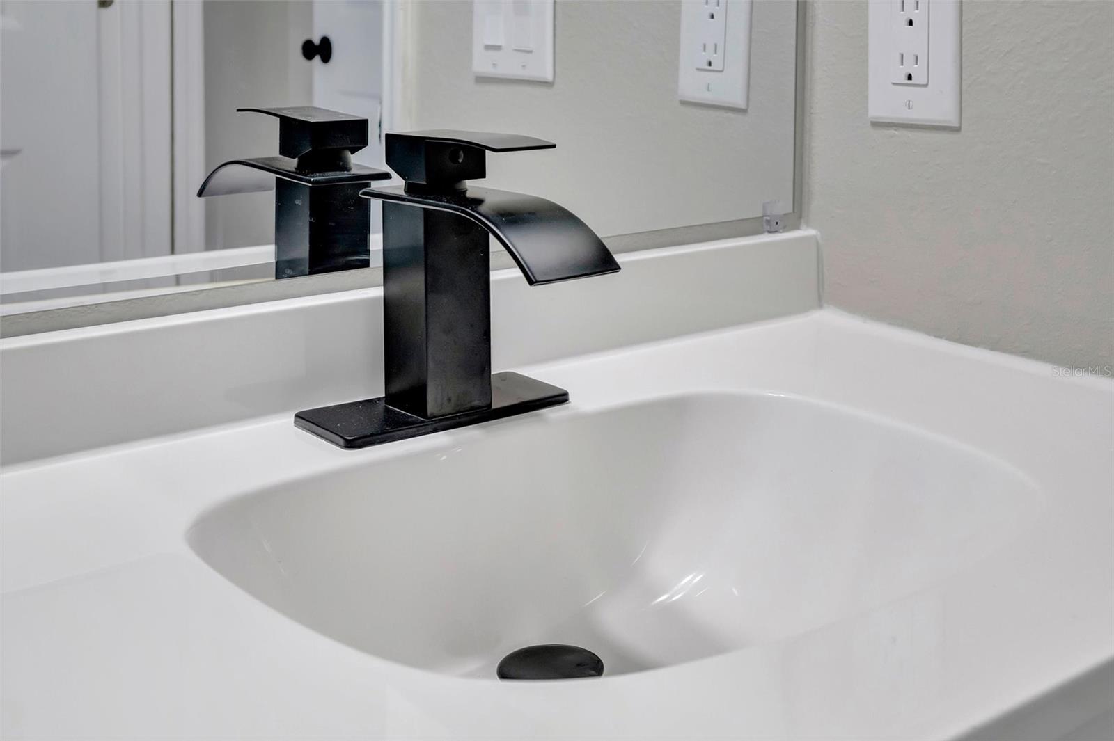 SHELDON CHASE - Residential