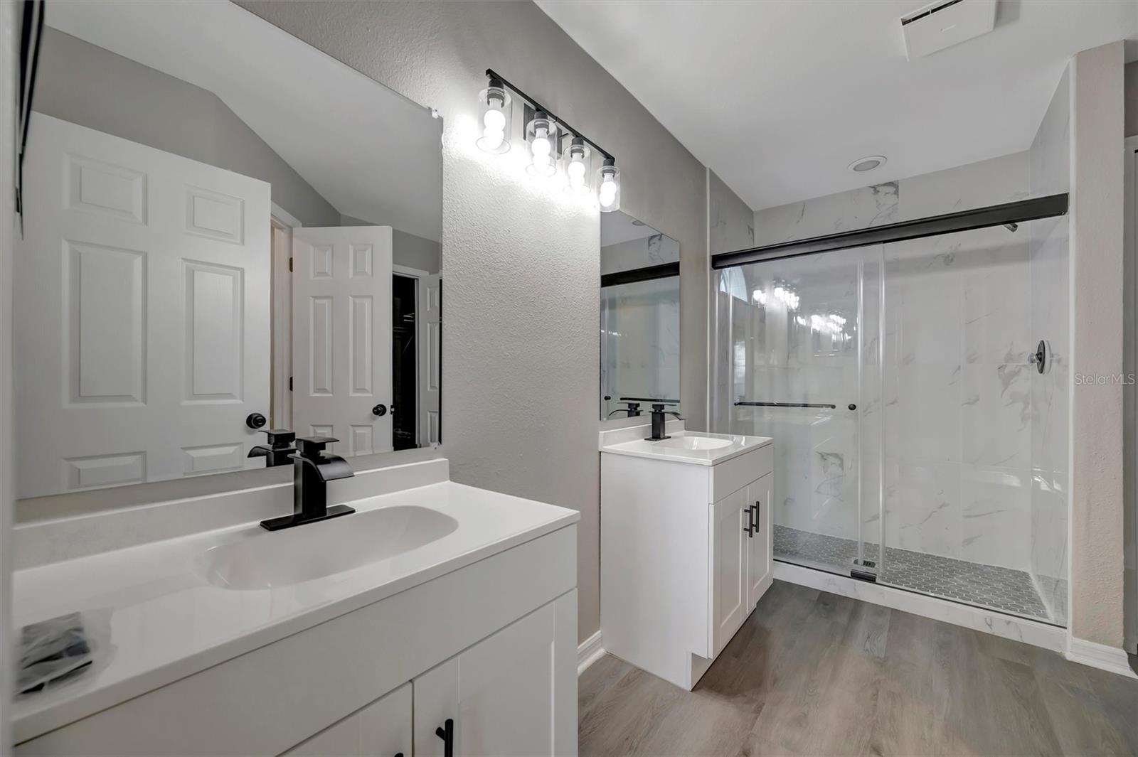 SHELDON CHASE - Residential