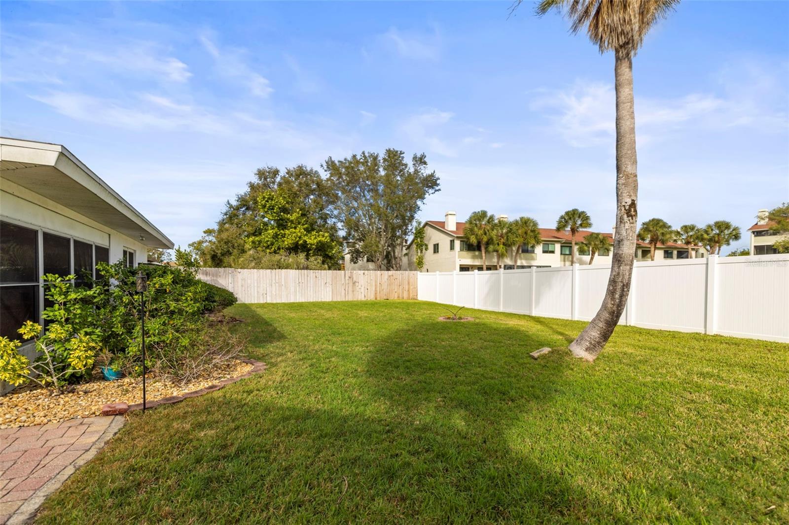 HARBOR VIEW VILLAS 1ST ADD - Residential