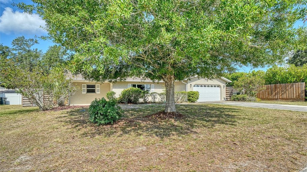 Photo of 1546 Georgetowne Lane, Sarasota, FL 34232 (MLS # A4698027)