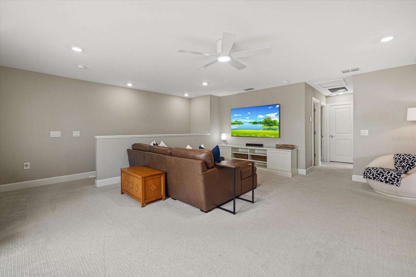 SAPPHIRE POINT PH IVA & IVB - Residential