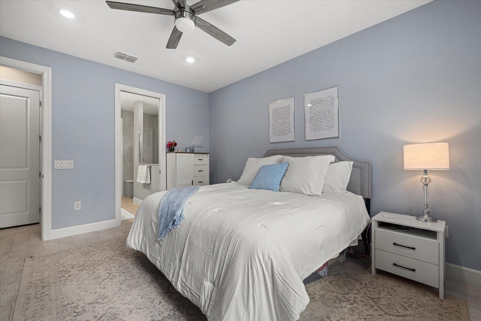 SAPPHIRE POINT PH IVA & IVB - Residential