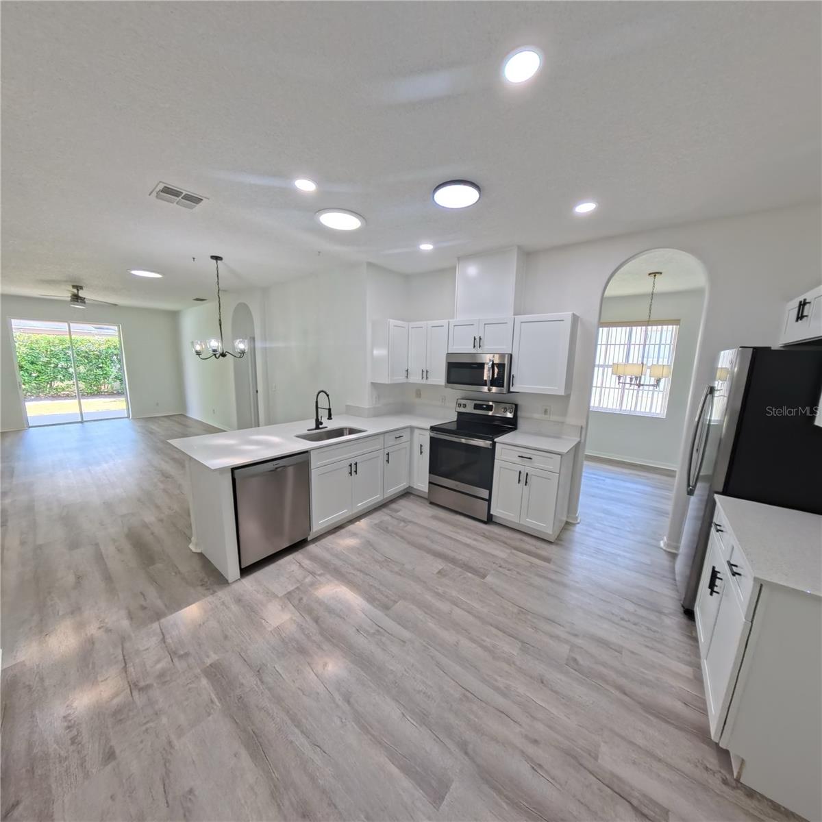 9982 SHADOW CREEK DRIVE
