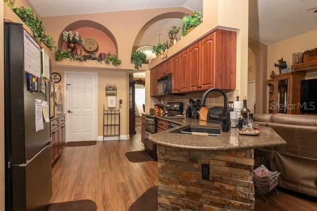 RIVER CROSSING - Residential