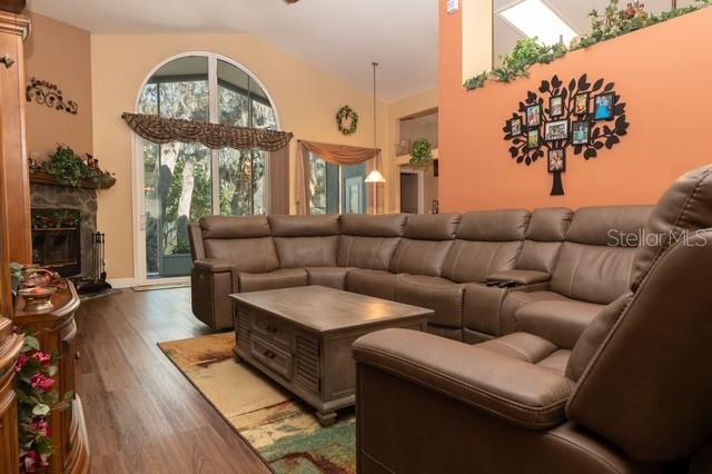 RIVER CROSSING - Residential