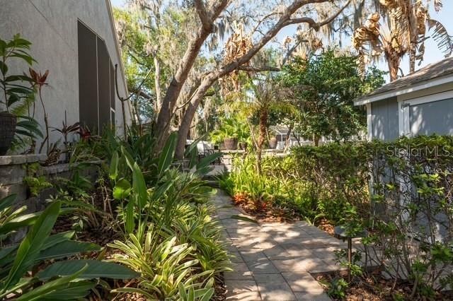 RIVER CROSSING - Residential