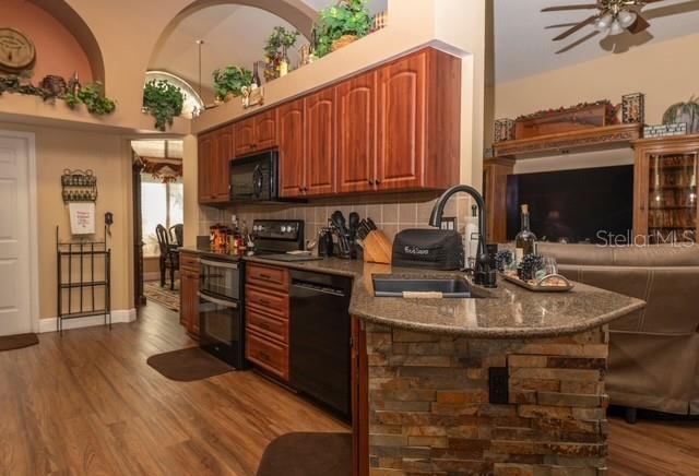 RIVER CROSSING - Residential