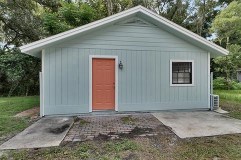 A home in DELAND