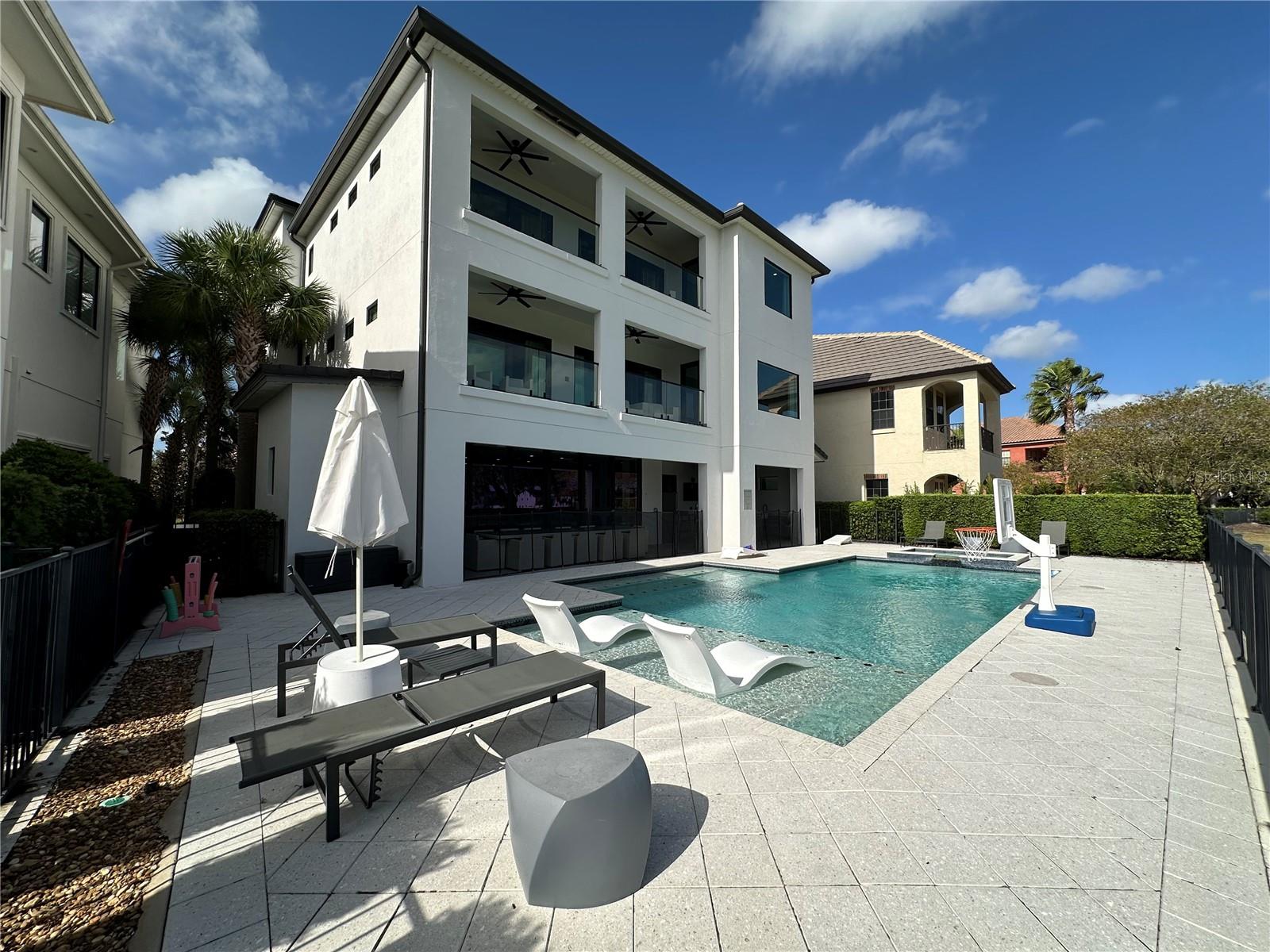REUNION WEST VLGS NORTH - Residential
