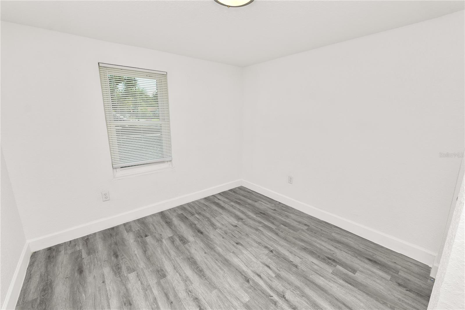 LINCOLN PARK SOUTH - Residential