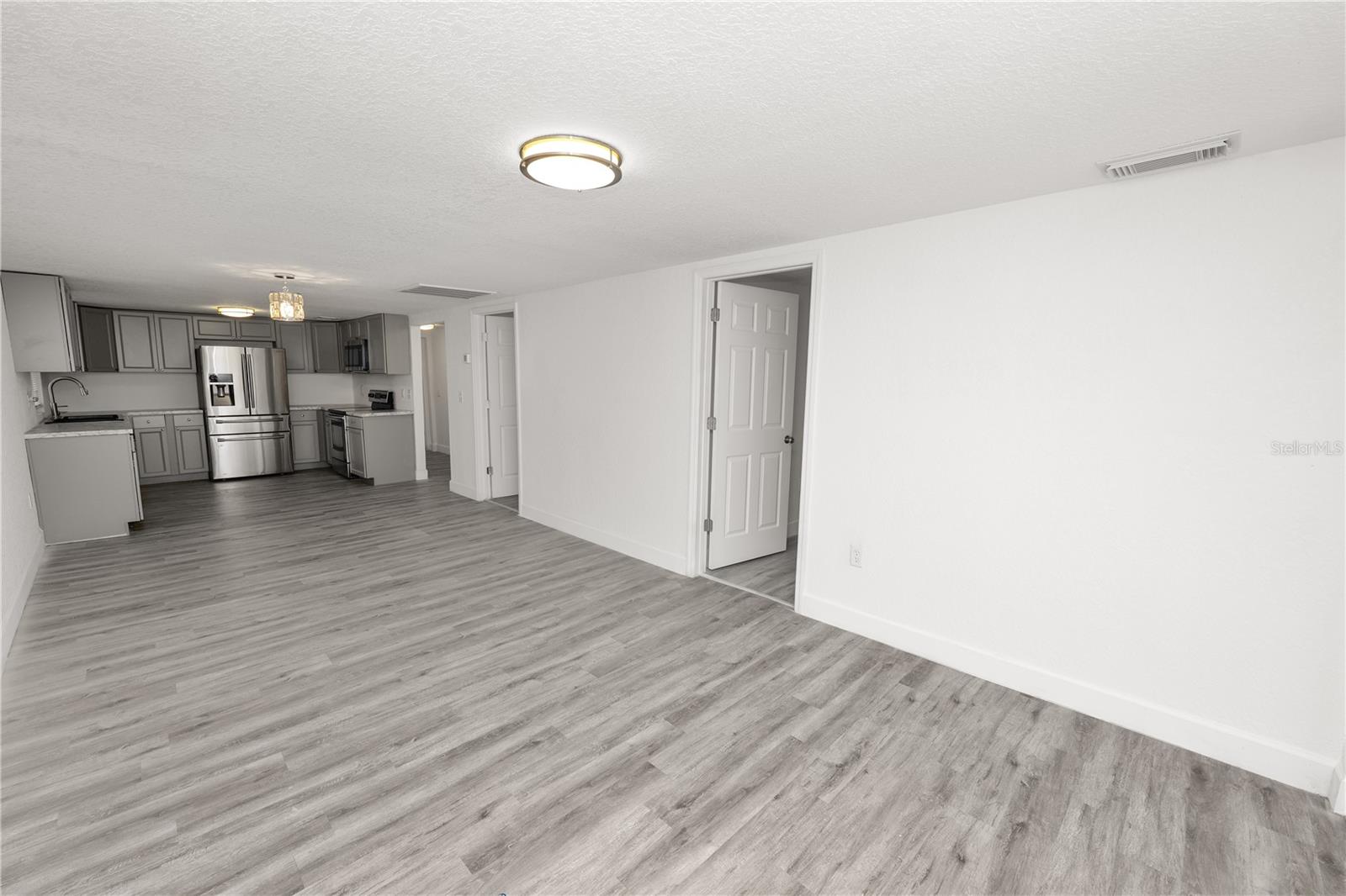 LINCOLN PARK SOUTH - Residential