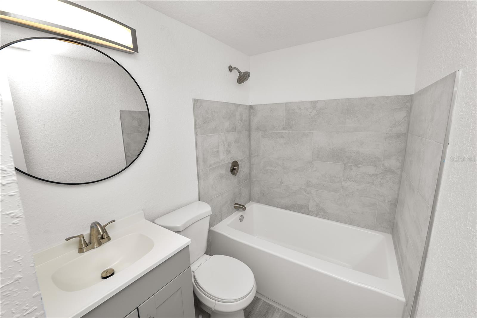 LINCOLN PARK SOUTH - Residential