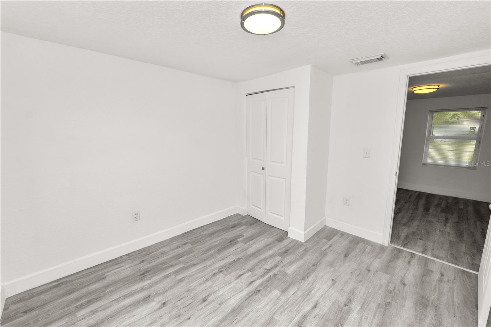 LINCOLN PARK SOUTH - Residential