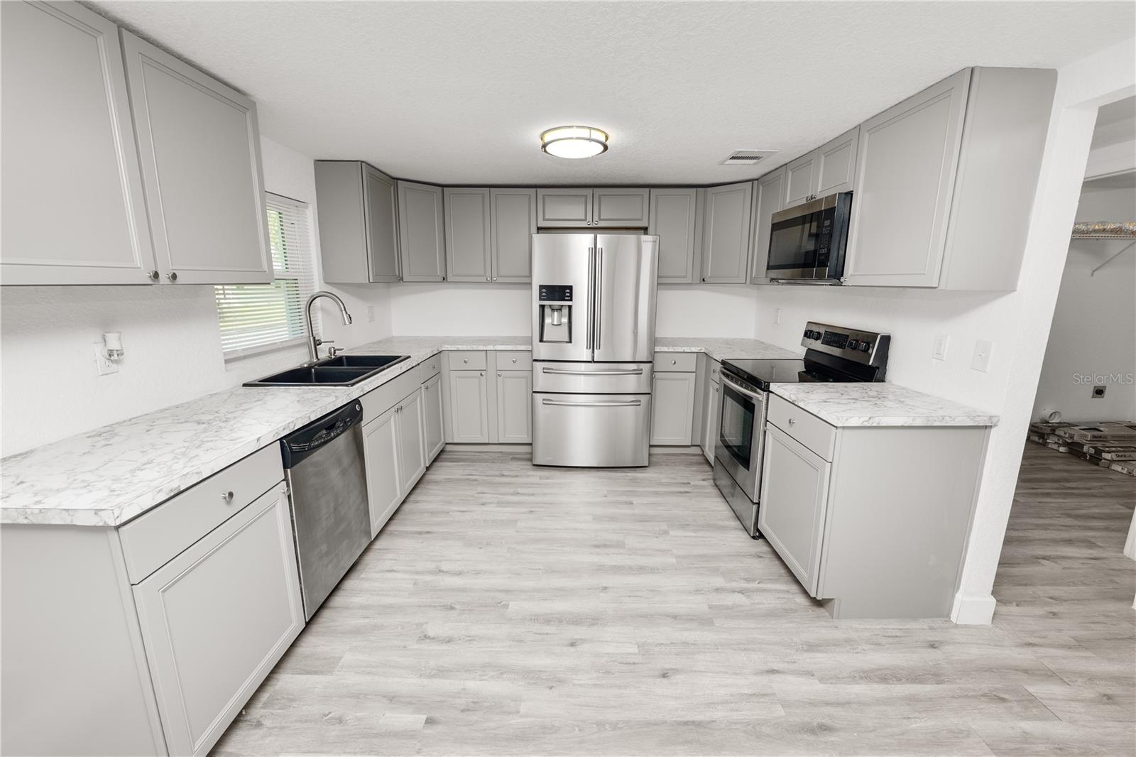 LINCOLN PARK SOUTH - Residential