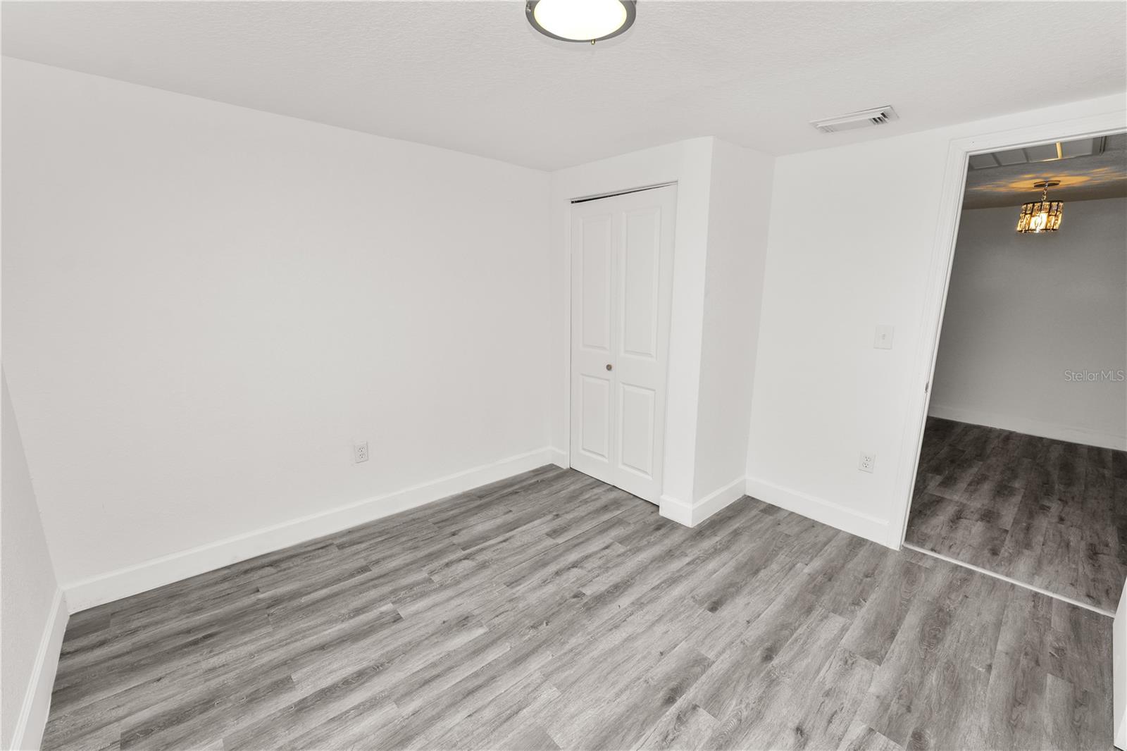 LINCOLN PARK SOUTH - Residential