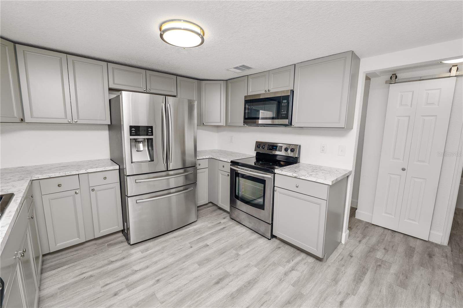 LINCOLN PARK SOUTH - Residential