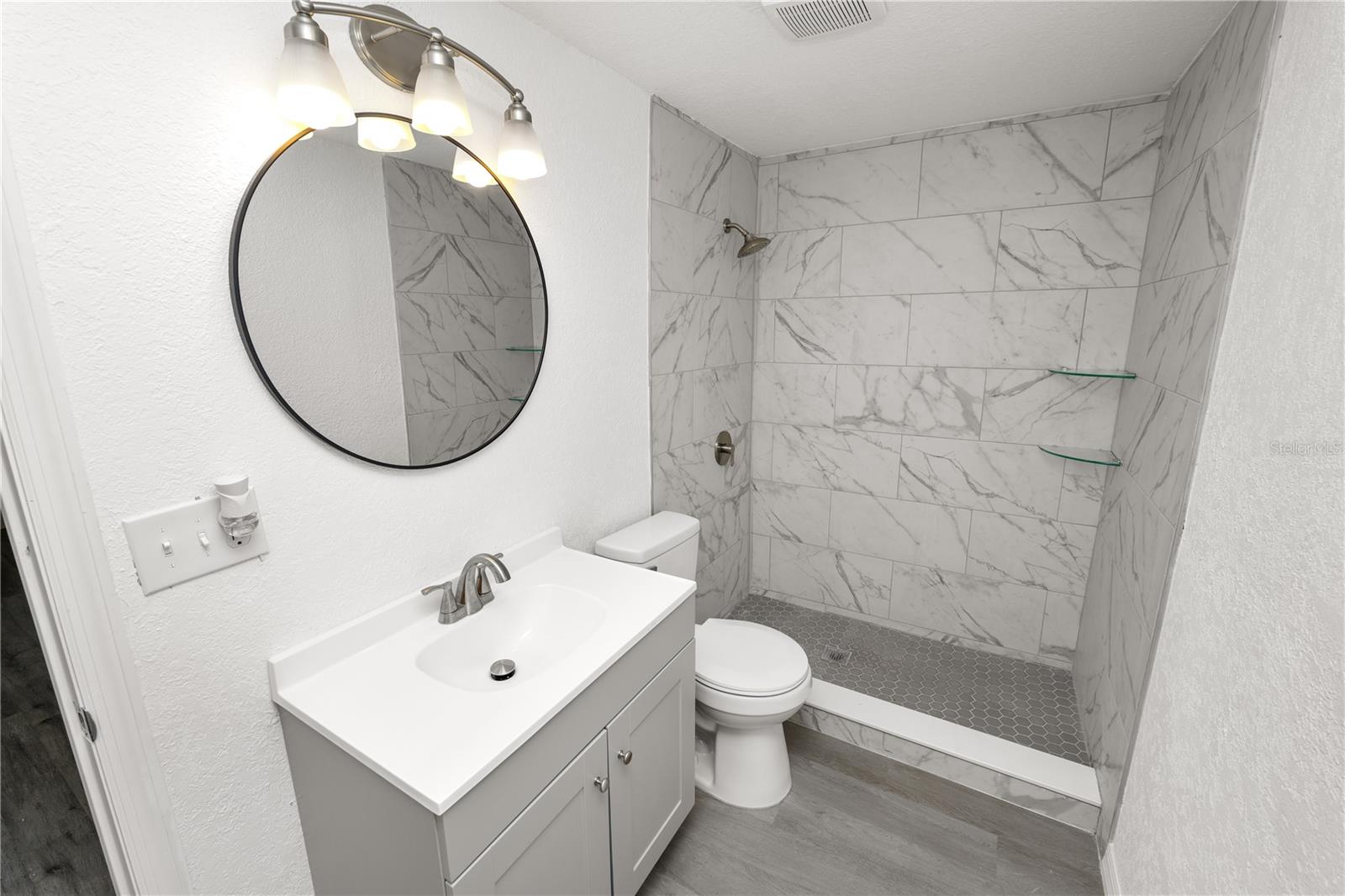 LINCOLN PARK SOUTH - Residential