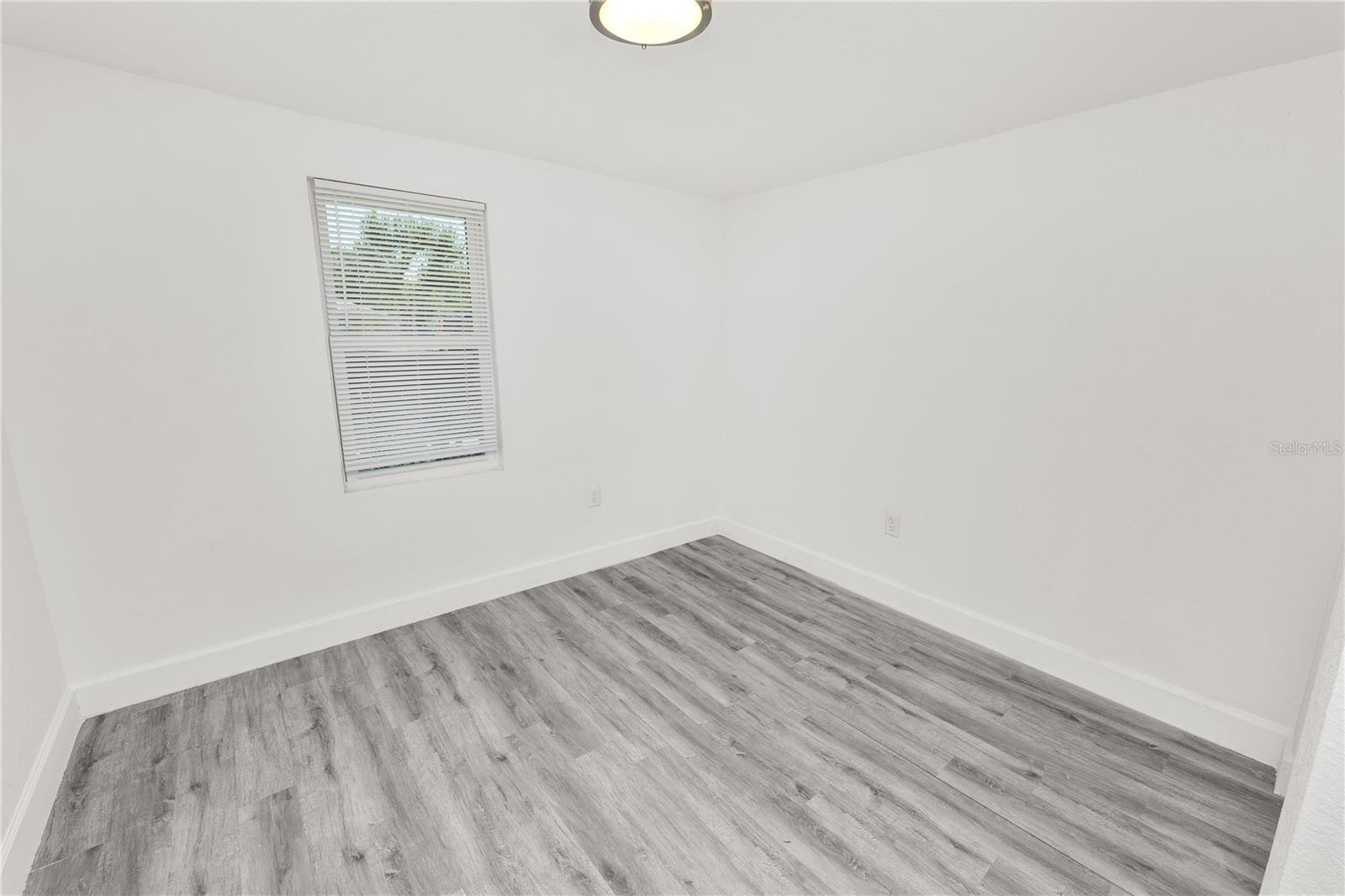 LINCOLN PARK SOUTH - Residential