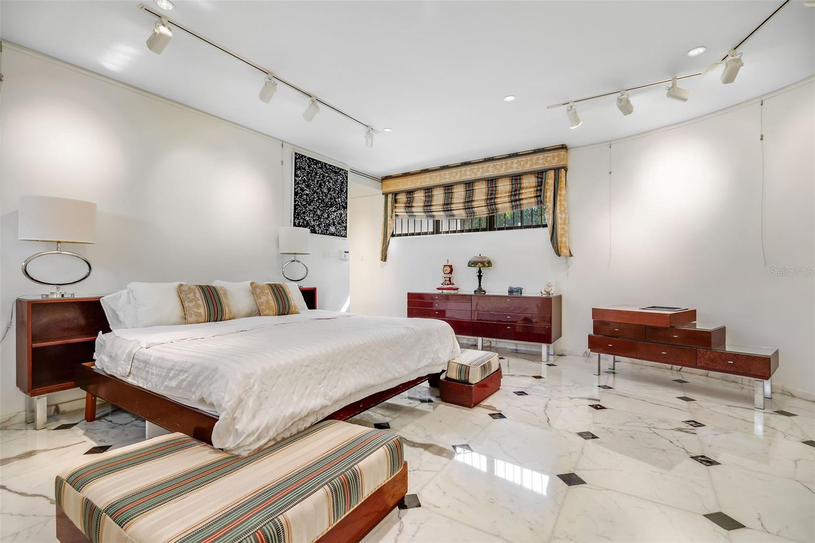 URB. SANTA MARIA - Residential