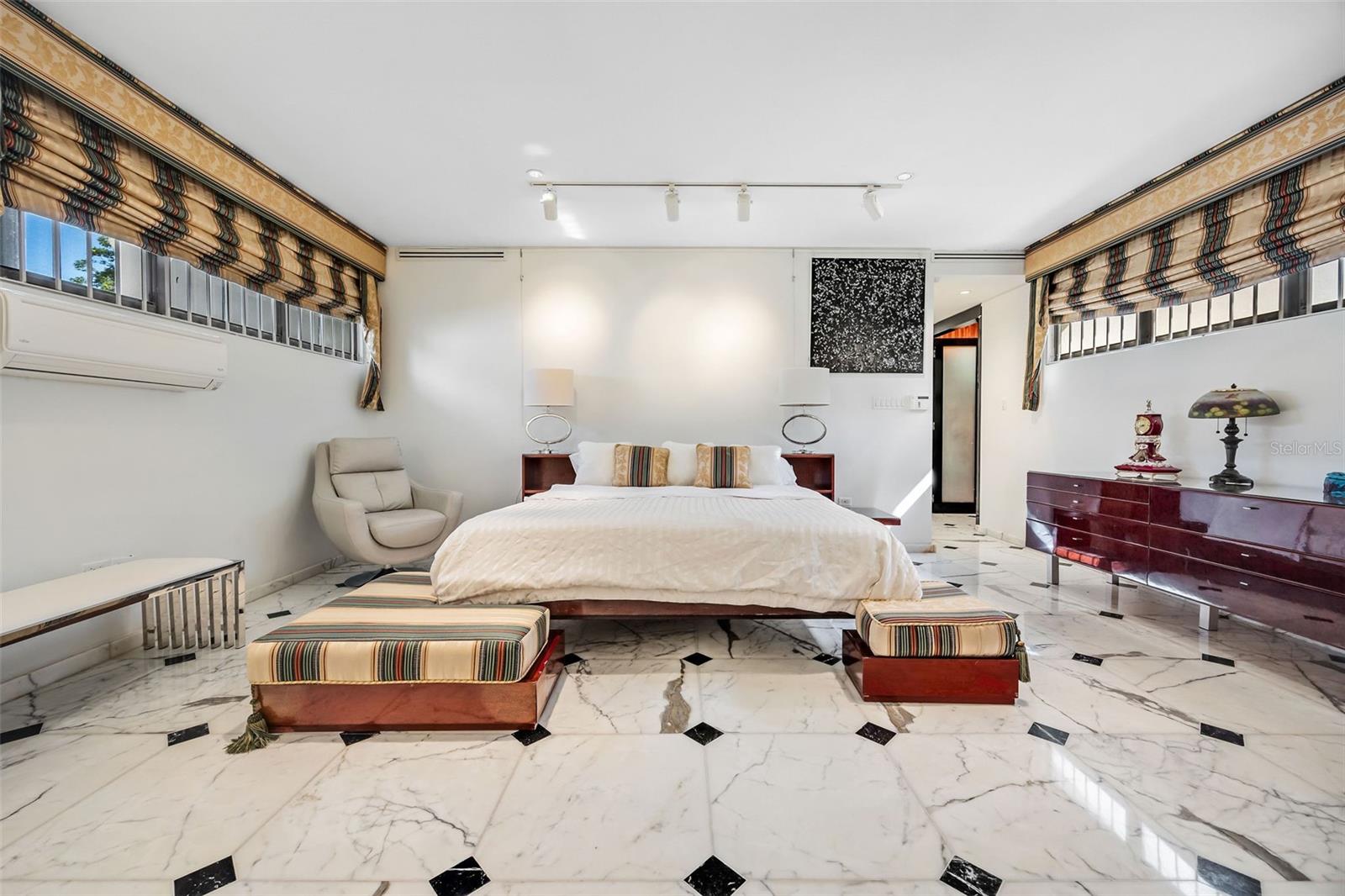 URB. SANTA MARIA - Residential