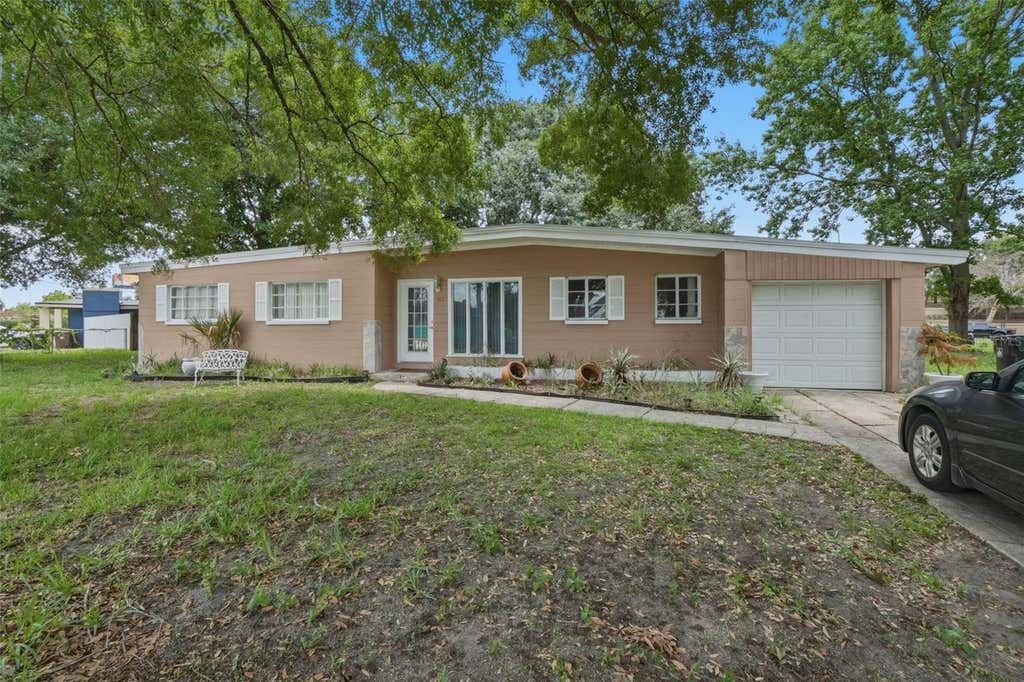 Photo of 301 Verbena Drive, Orlando, FL 32807 (MLS # O6414152)