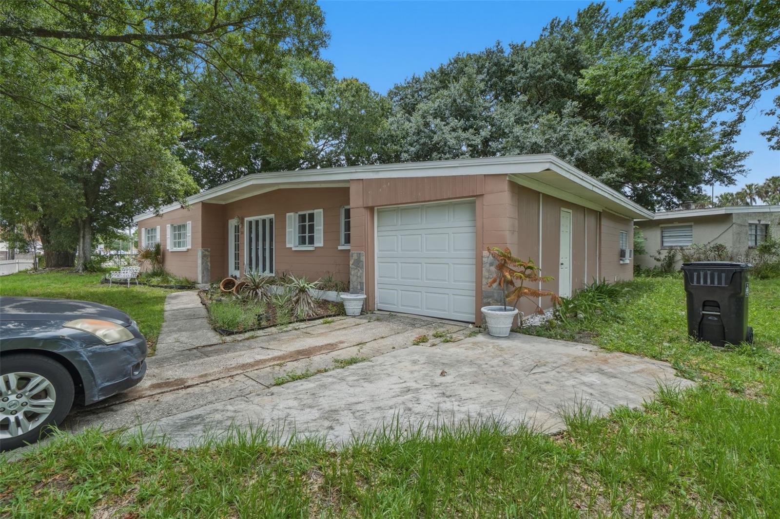 301 VERBENA DRIVE