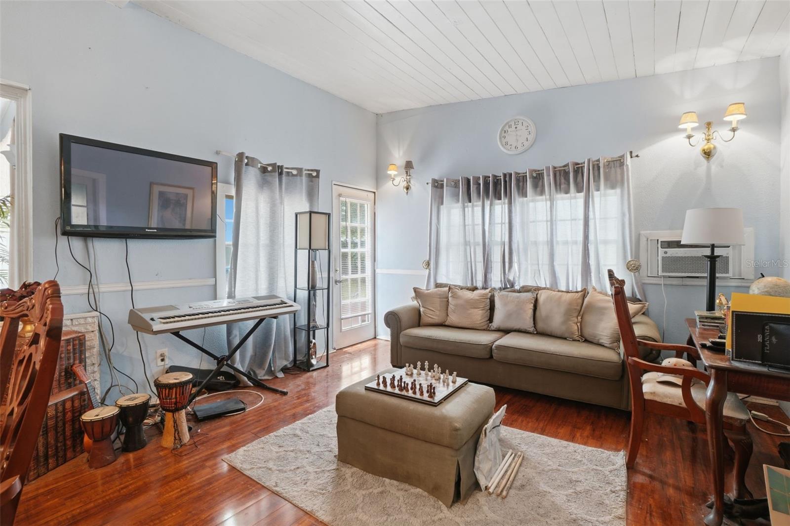 301 VERBENA DRIVE