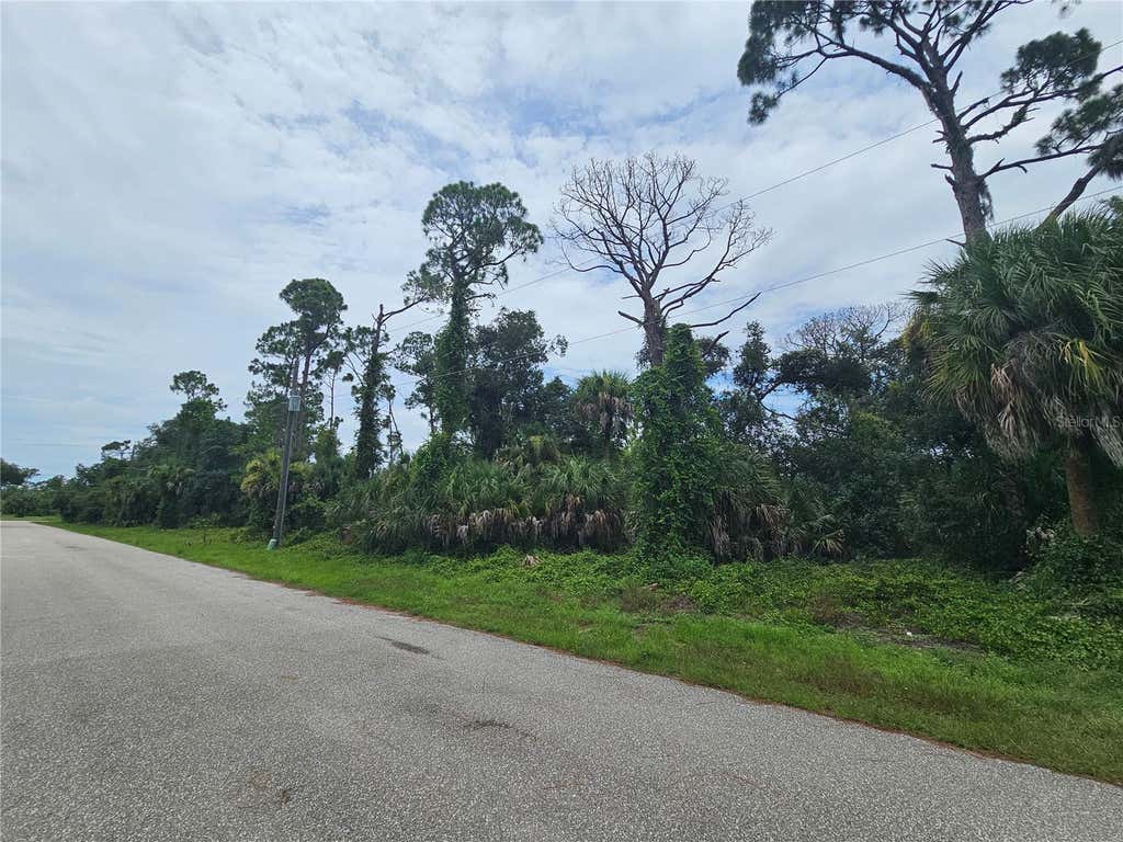 Photo of 16070 Tarkio Avenue, Port Charlotte, FL 33954 (MLS # C7529223)