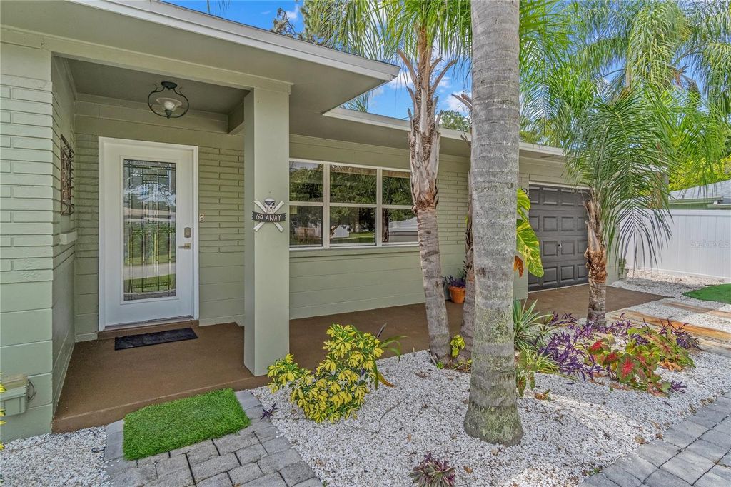 Photo of 9854 51st Avenue N, St Petersburg, FL 33708 (MLS # TB8431601)
