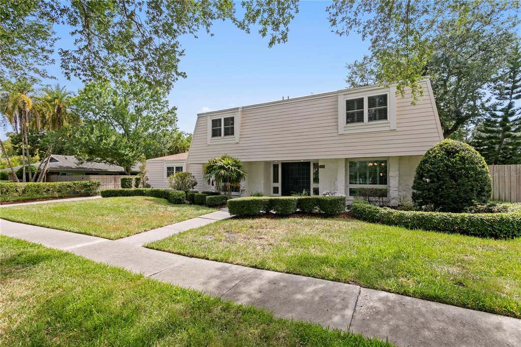 Photo of 13305 Golf Crest Circle, Tampa, FL 33618 (MLS # TB8523528)