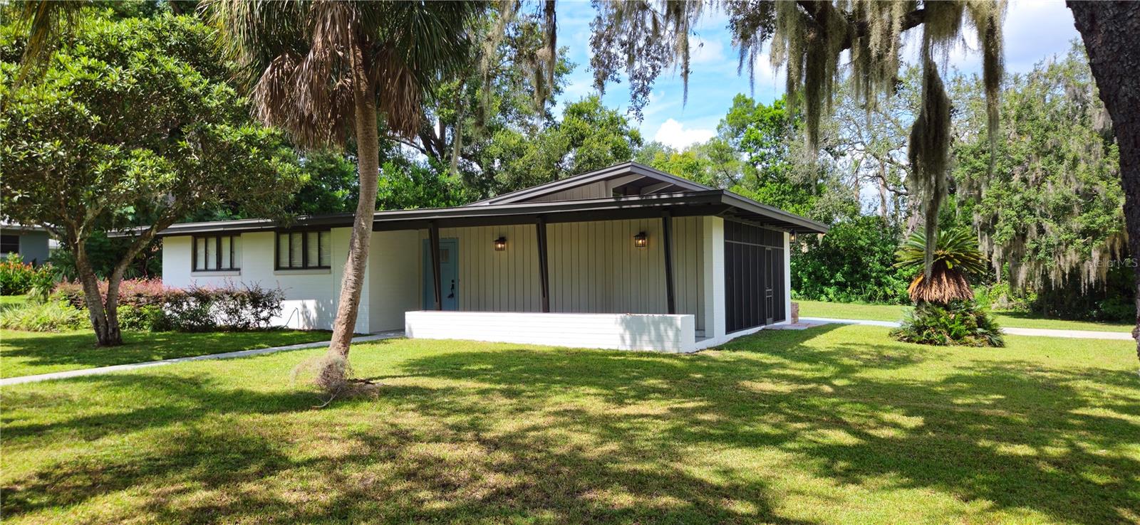 126 E CYPRESS AVENUE
