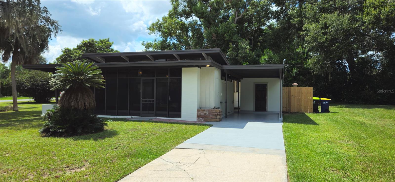 126 E CYPRESS AVENUE