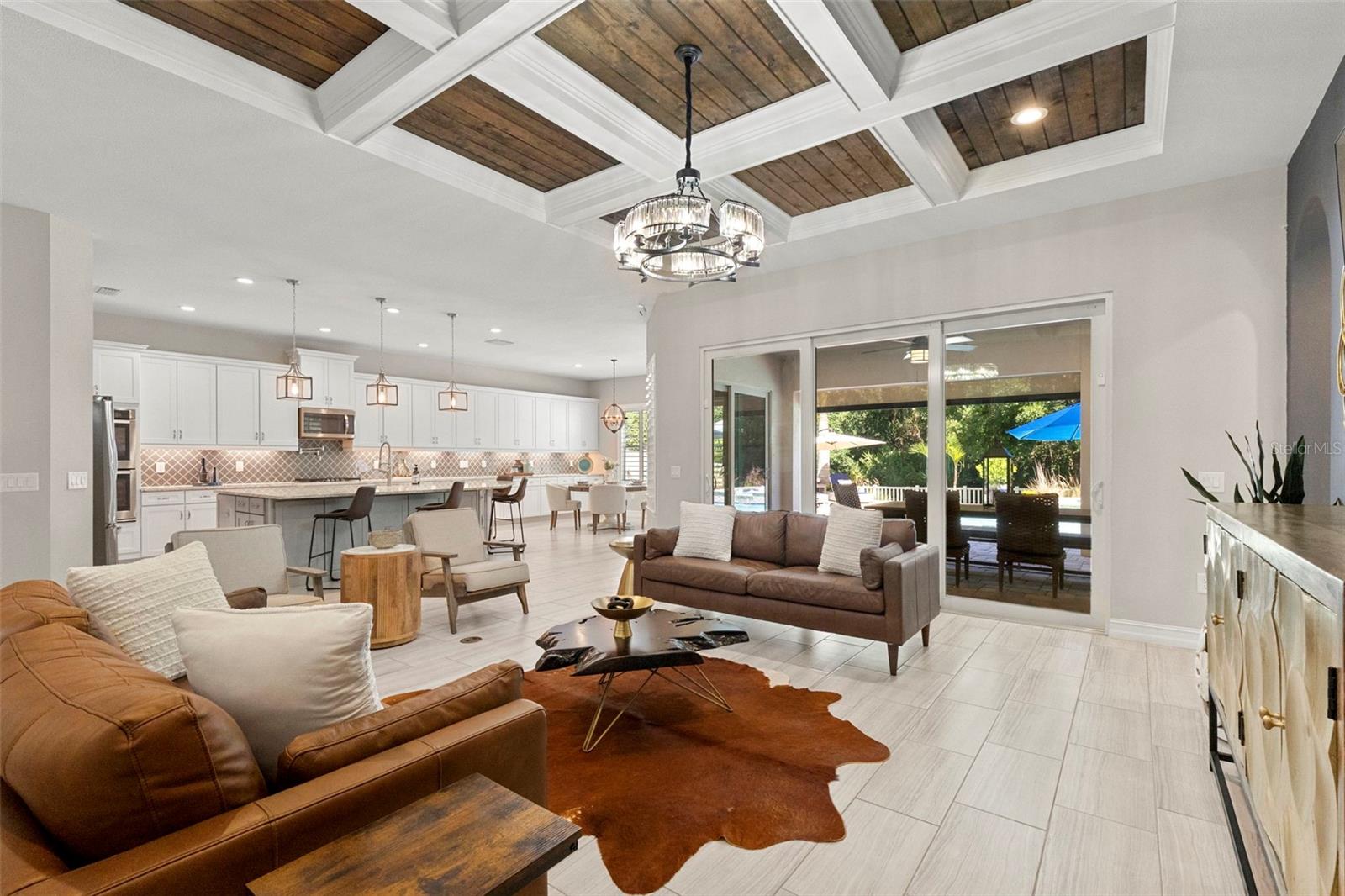 PROMENADE AT LAKE PARK PH - Residential