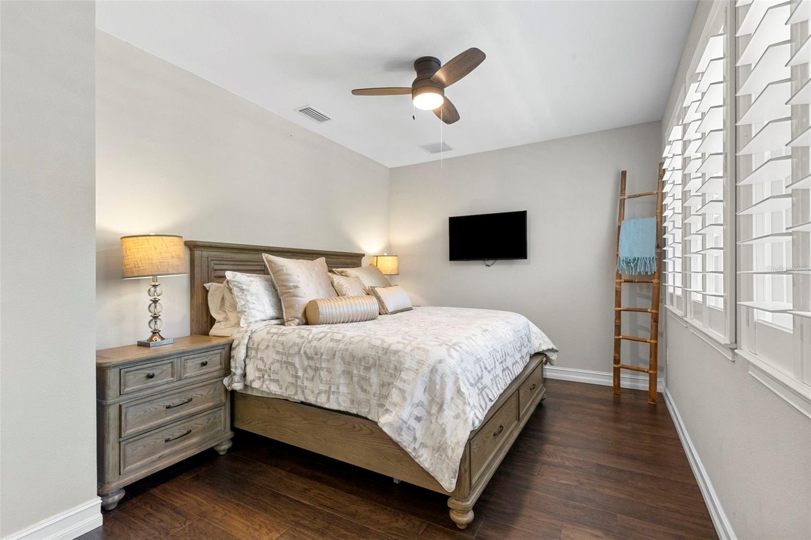 PROMENADE AT LAKE PARK PH - Residential
