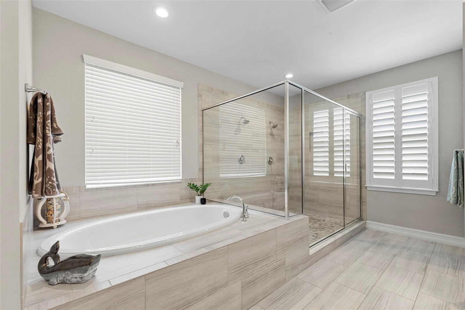 PROMENADE AT LAKE PARK PH - Residential