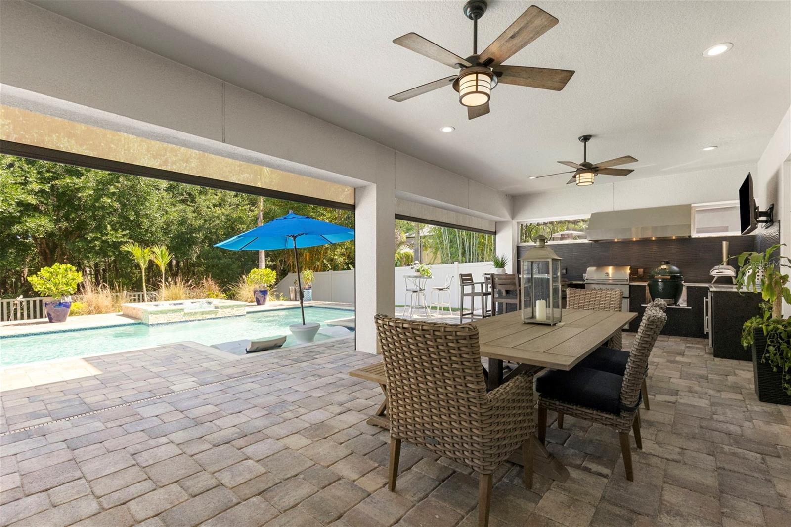 PROMENADE AT LAKE PARK PH - Residential