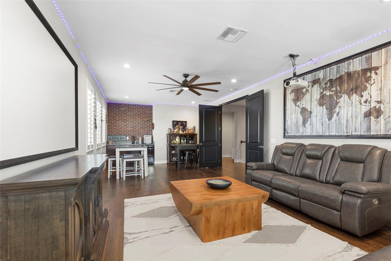 PROMENADE AT LAKE PARK PH - Residential