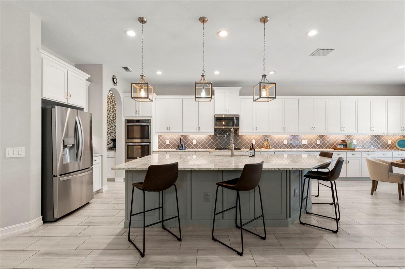 PROMENADE AT LAKE PARK PH - Residential