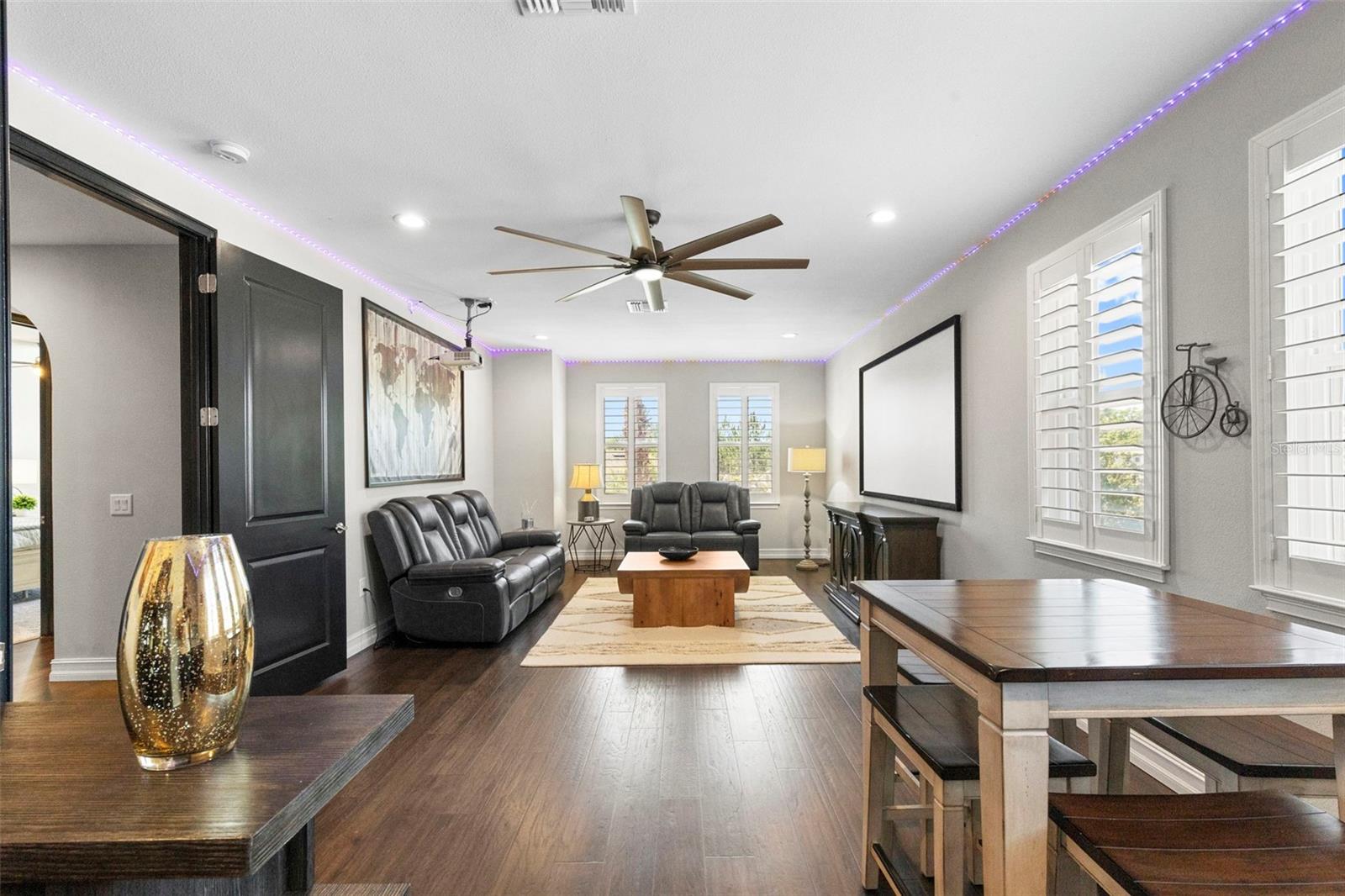 PROMENADE AT LAKE PARK PH - Residential