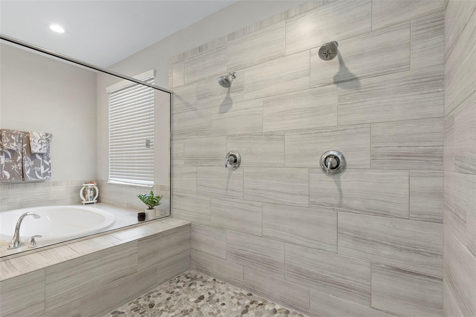 PROMENADE AT LAKE PARK PH - Residential