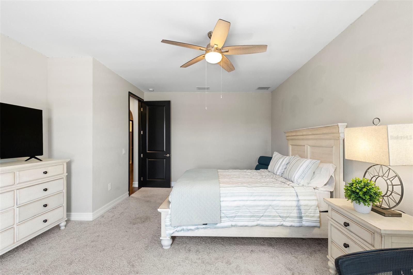PROMENADE AT LAKE PARK PH - Residential
