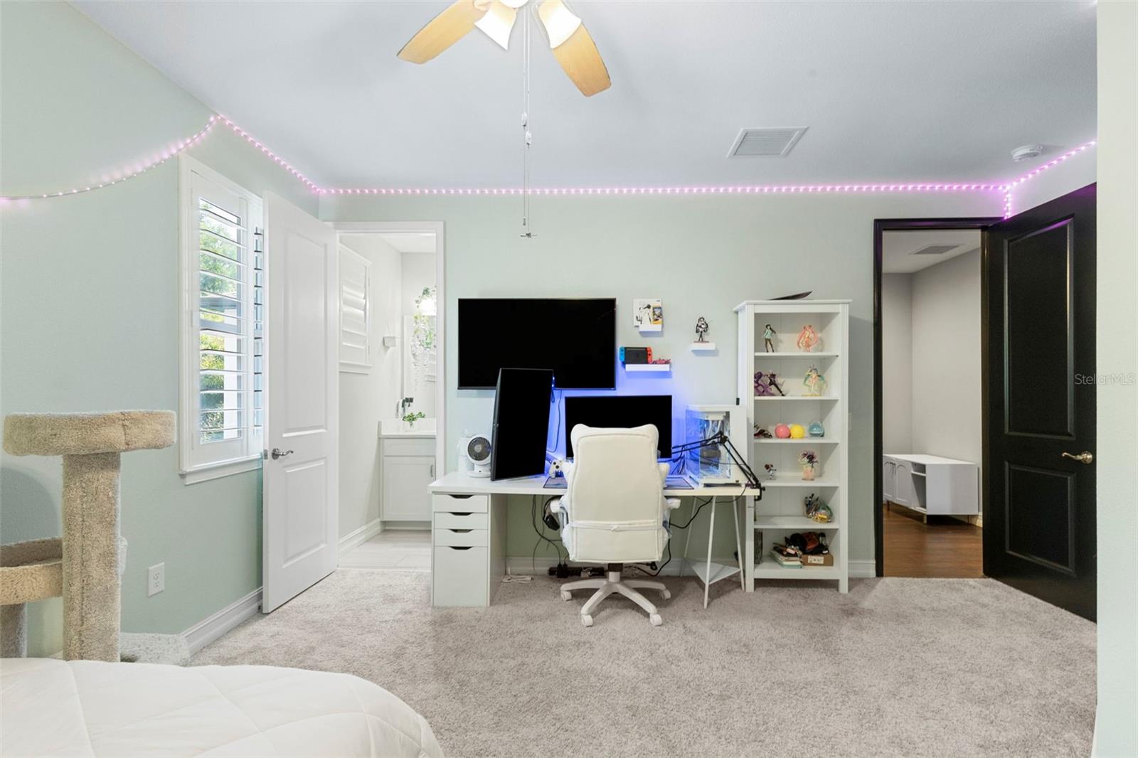 PROMENADE AT LAKE PARK PH - Residential