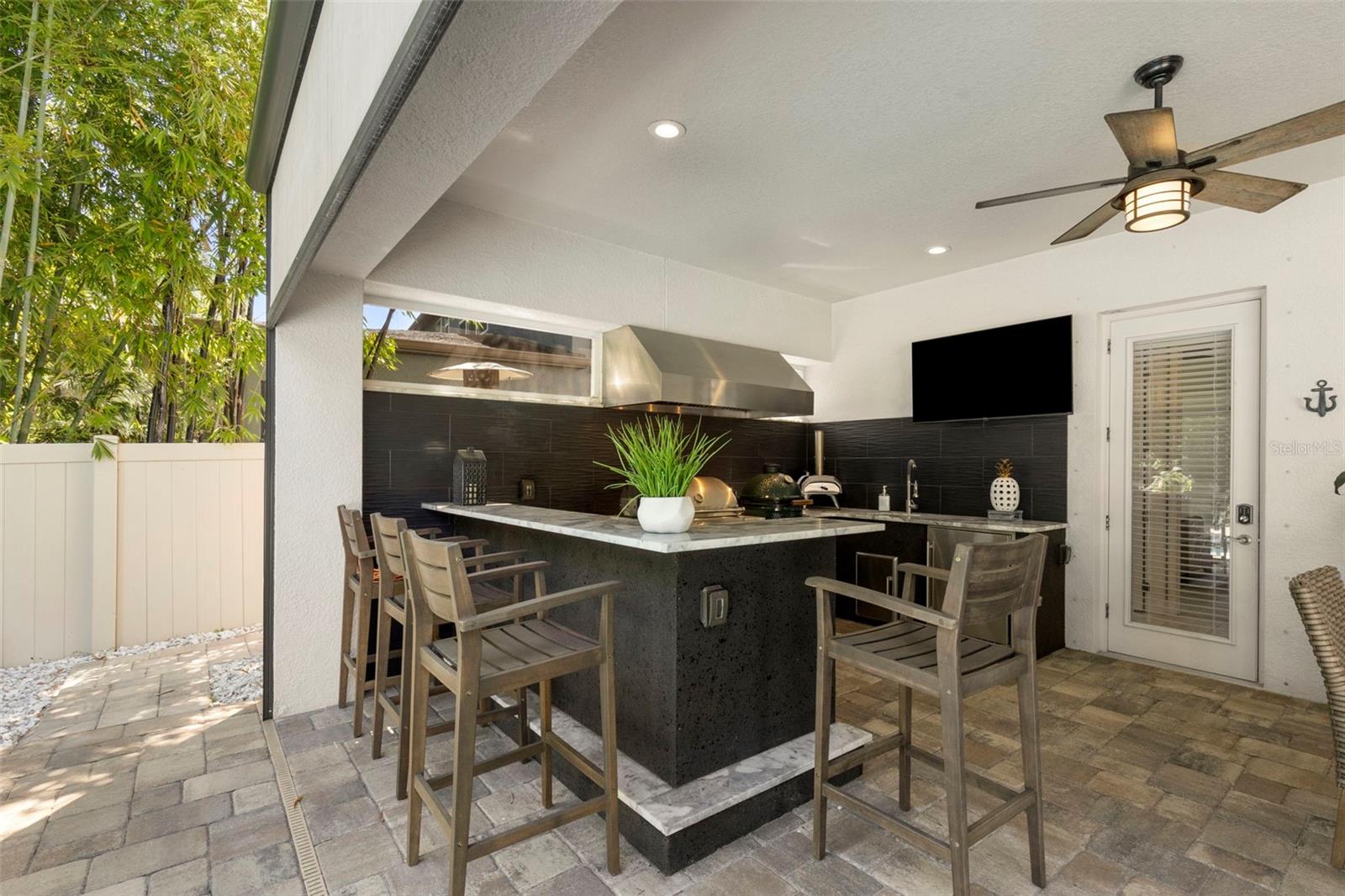PROMENADE AT LAKE PARK PH - Residential
