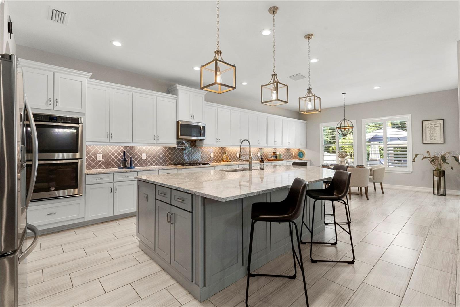 PROMENADE AT LAKE PARK PH - Residential