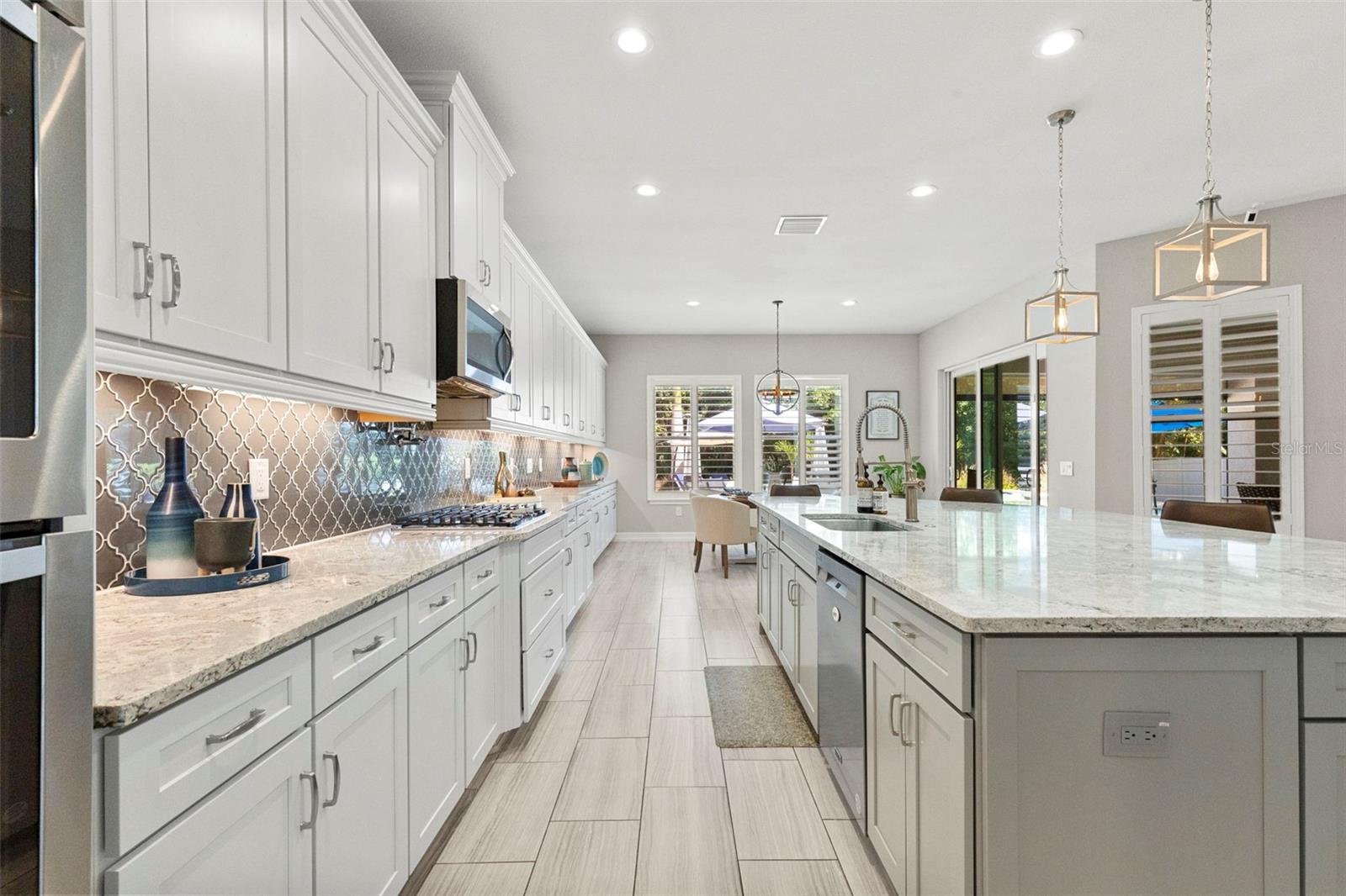 PROMENADE AT LAKE PARK PH - Residential