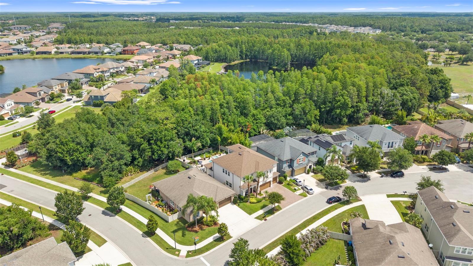 PROMENADE AT LAKE PARK PH - Residential