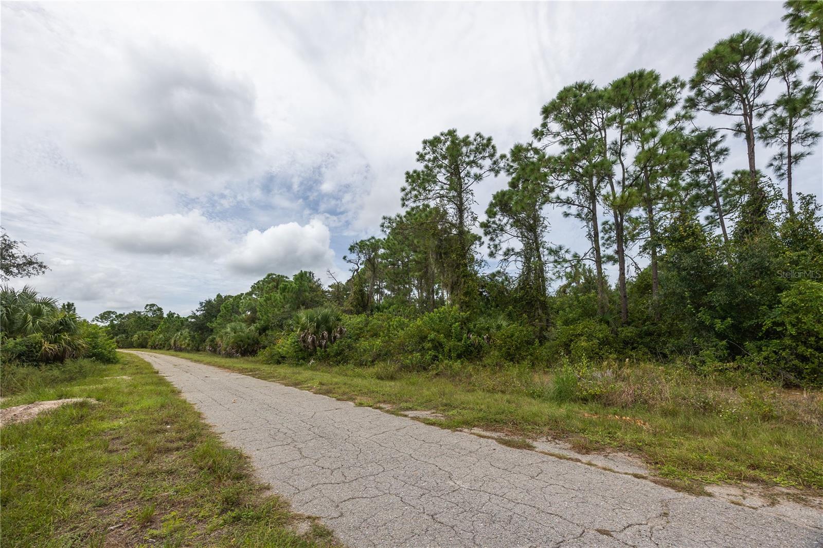 GLADVIEW CIRCLE, NORTH PORT, FL, 34288 2 GLADVIEW CIRCLE
