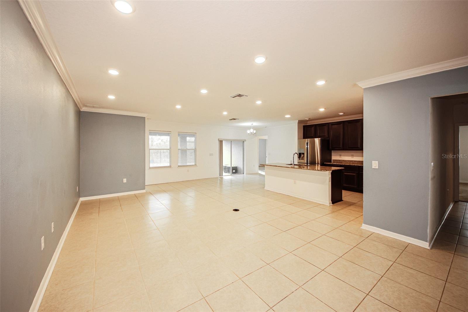 ROYAL HIGHLANDS - Residential Lease