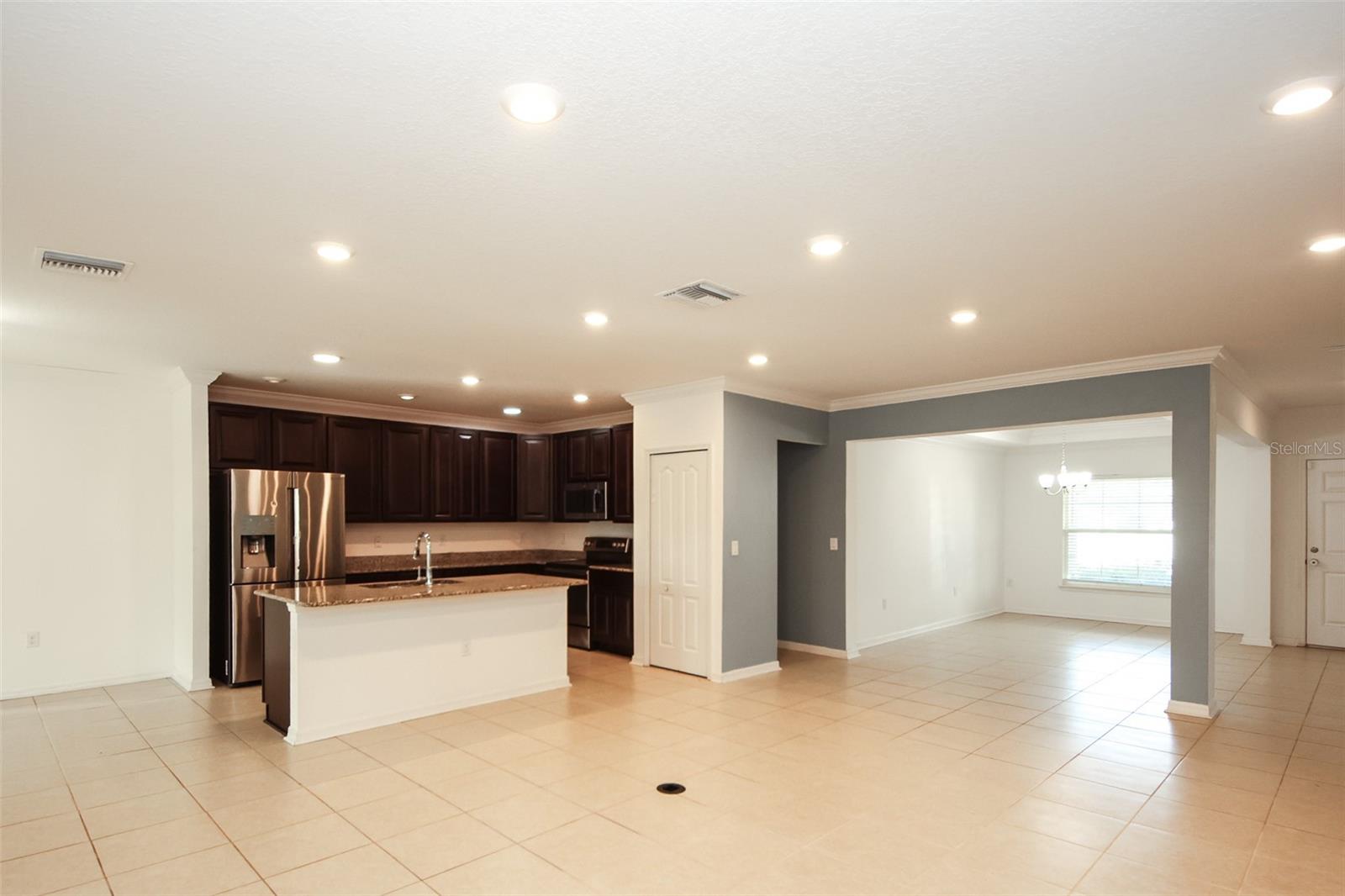 ROYAL HIGHLANDS - Residential Lease