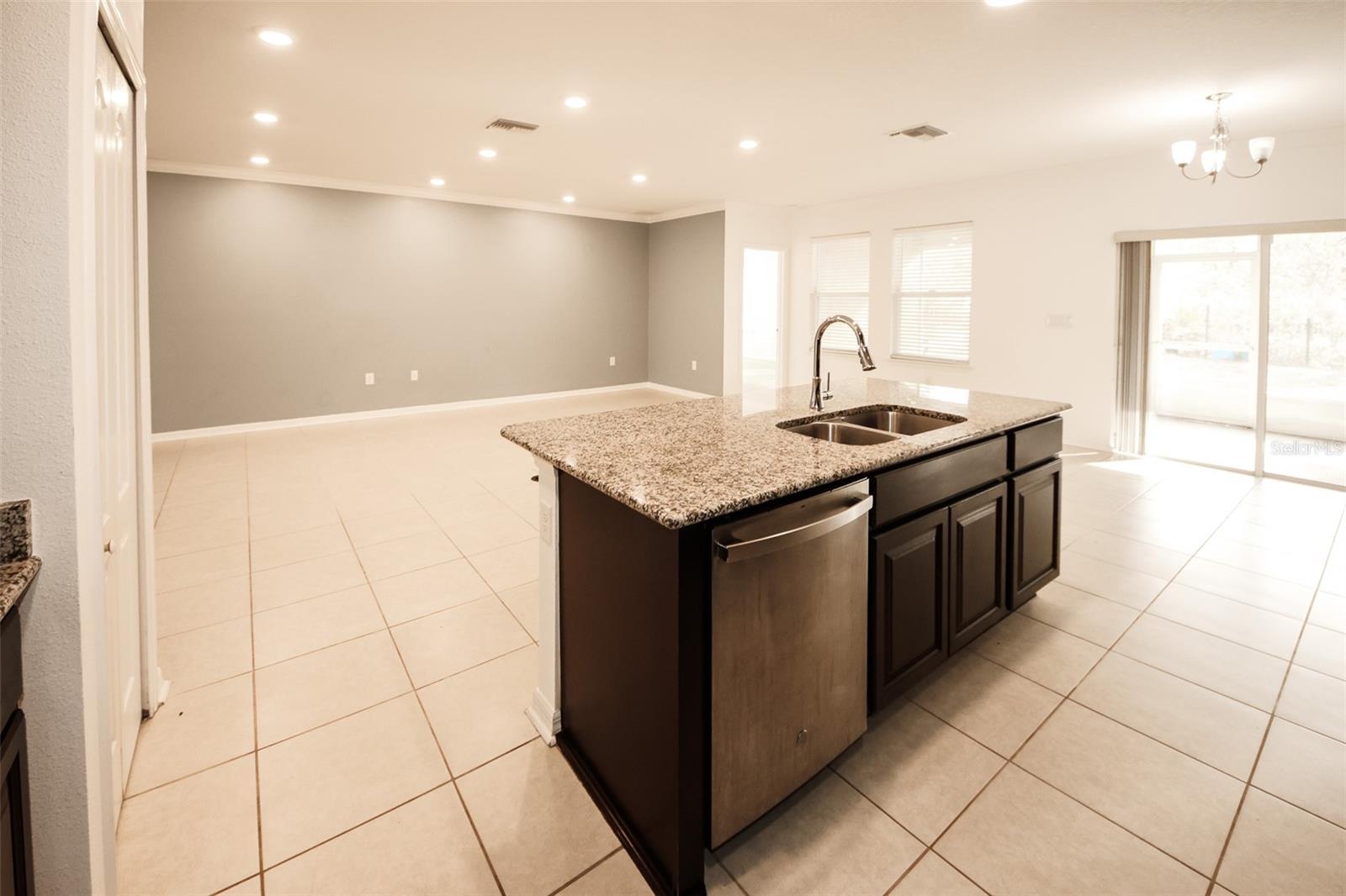 ROYAL HIGHLANDS - Residential Lease